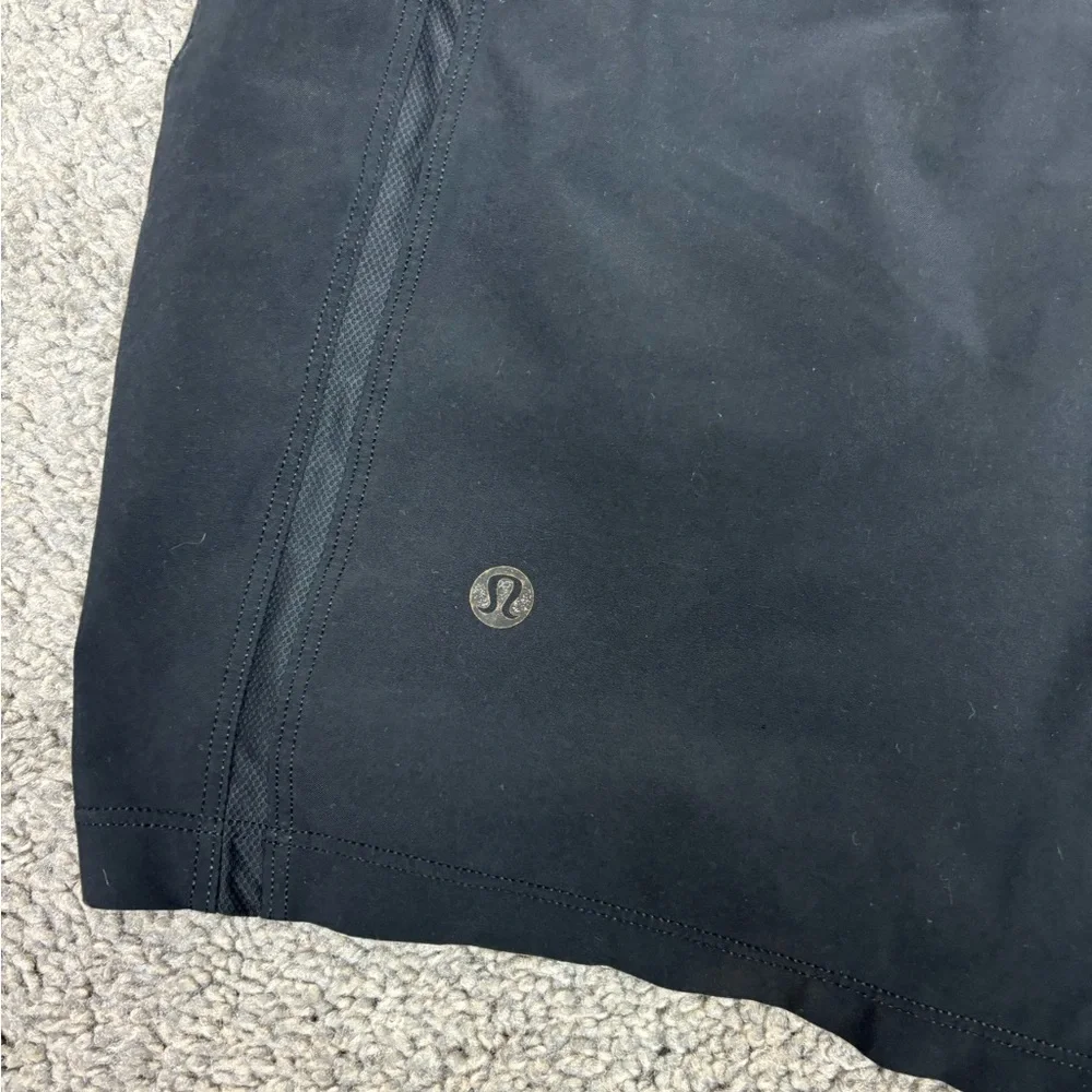 Black lululemon pace breaker 7” inseam‎ shorts